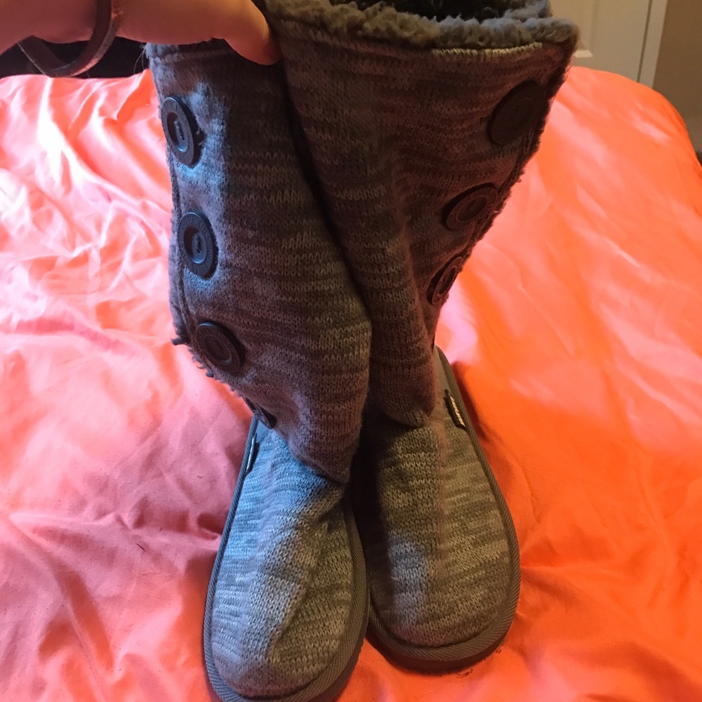 boots - Picture 3 of 5